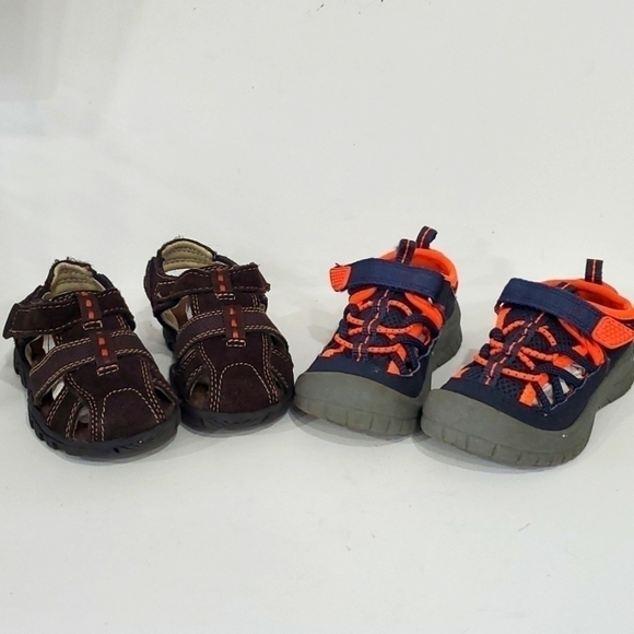 𝅺oshkosh sandal BUNDLE size 5 - Picture 1 of 8
